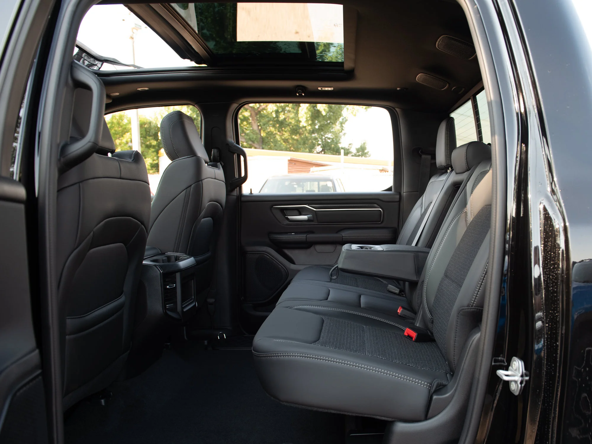 New 2026 Black RAM Sport* Crew Cab 4x4, Pano Sunroof, 3.92 Rear Axle, Passive Cold End Exhaust image 25