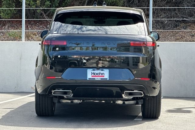 New 2026 Santorini Black Land Rover Dynamic SE image 4