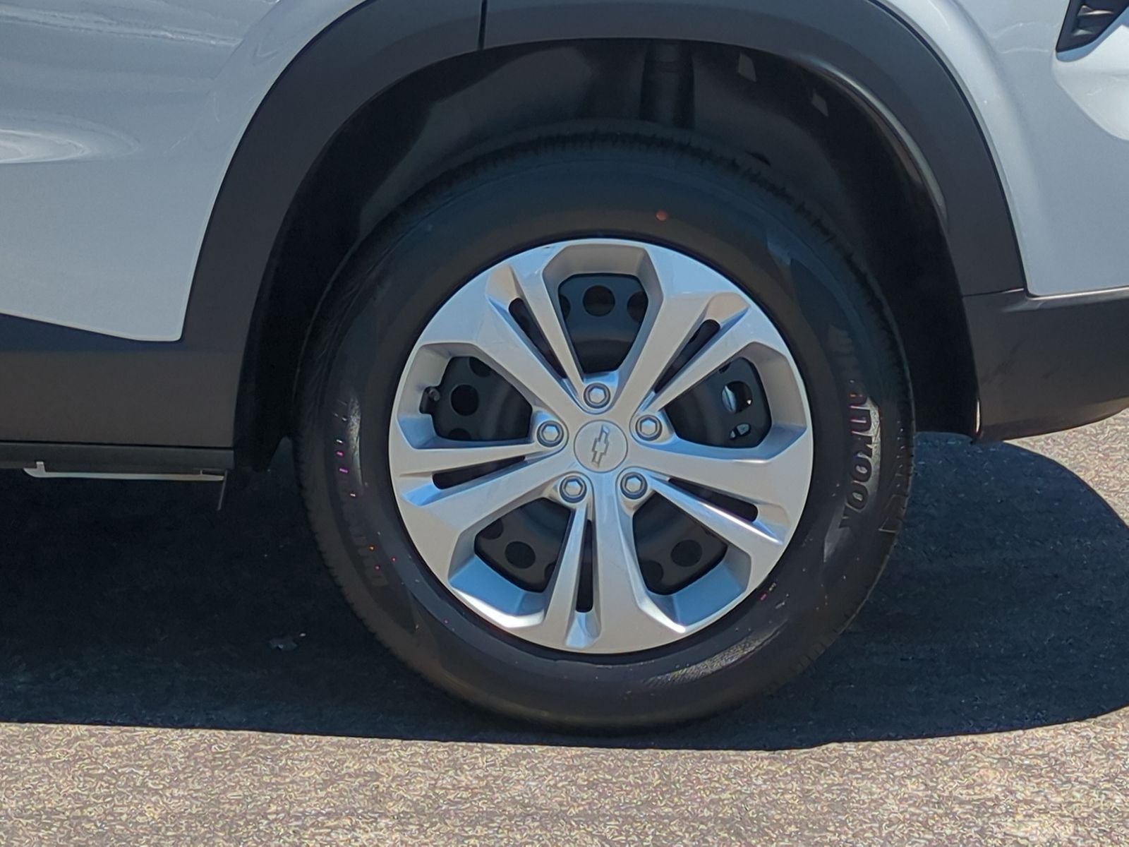 New 2026 Summit White Chevrolet LS image 66