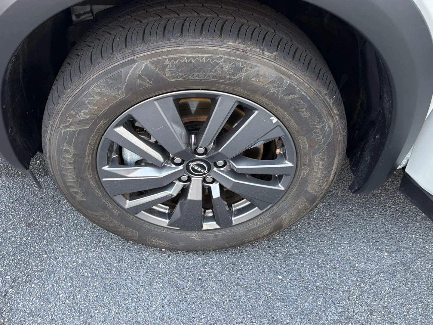 2025 Nissan Pathfinder SV - Photo 38