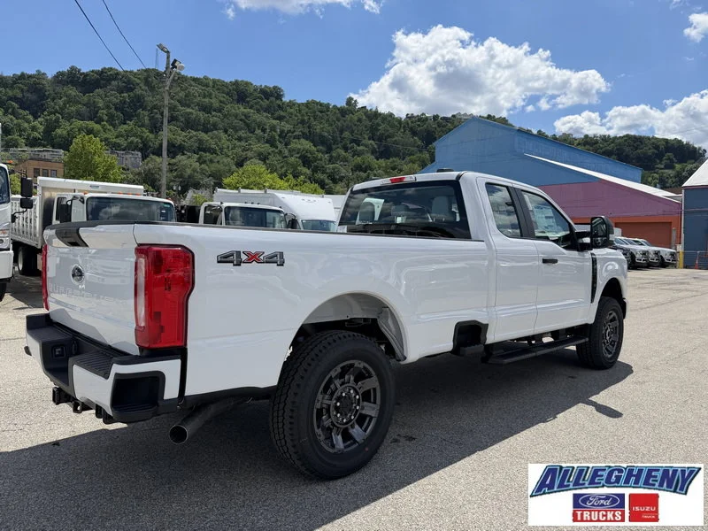 New 2026 Oxford White Ford XL image 6