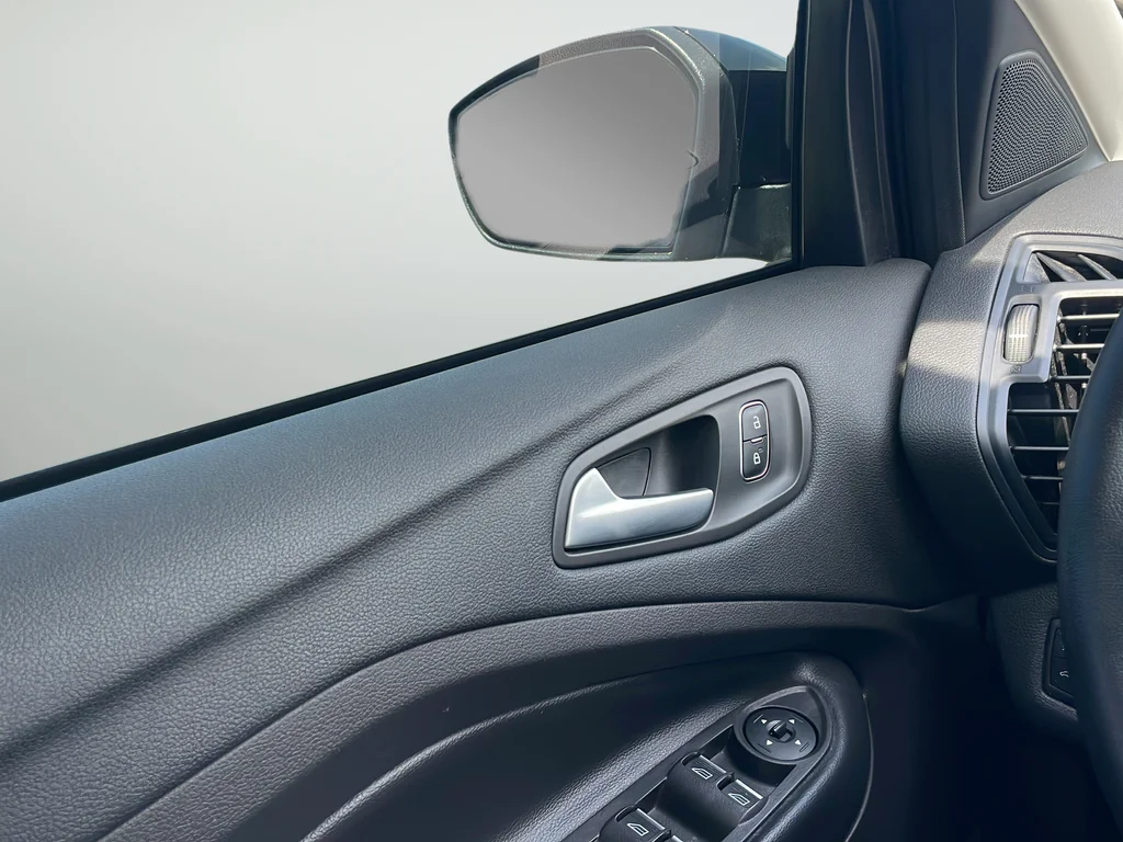 Used 2019 Black Ford SE image 32