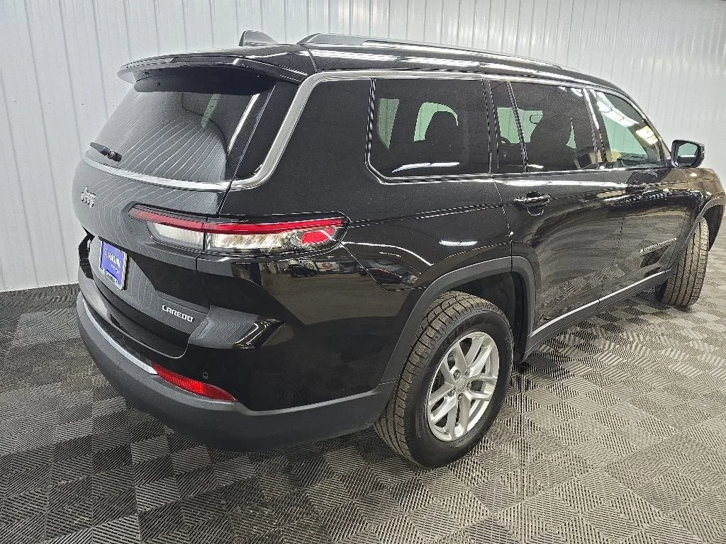 Used 2024 Black Jeep Laredo image 10