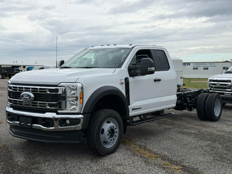 2027 Ford F-550 Super Duty Chassis Cab