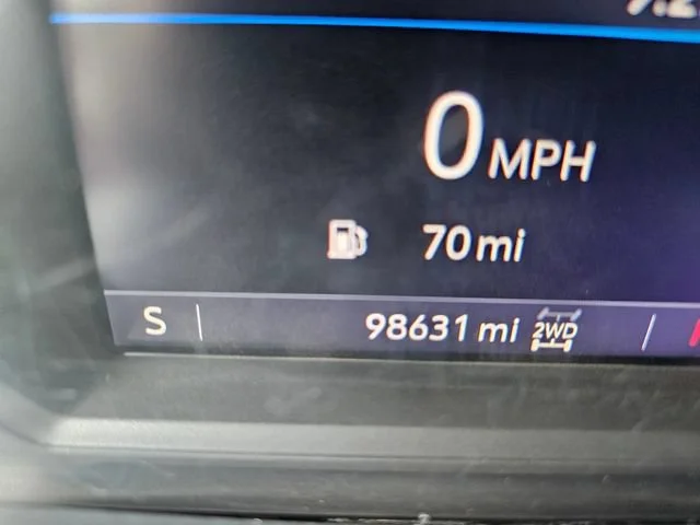 Used 2022 Summit White GMC SLE image 16