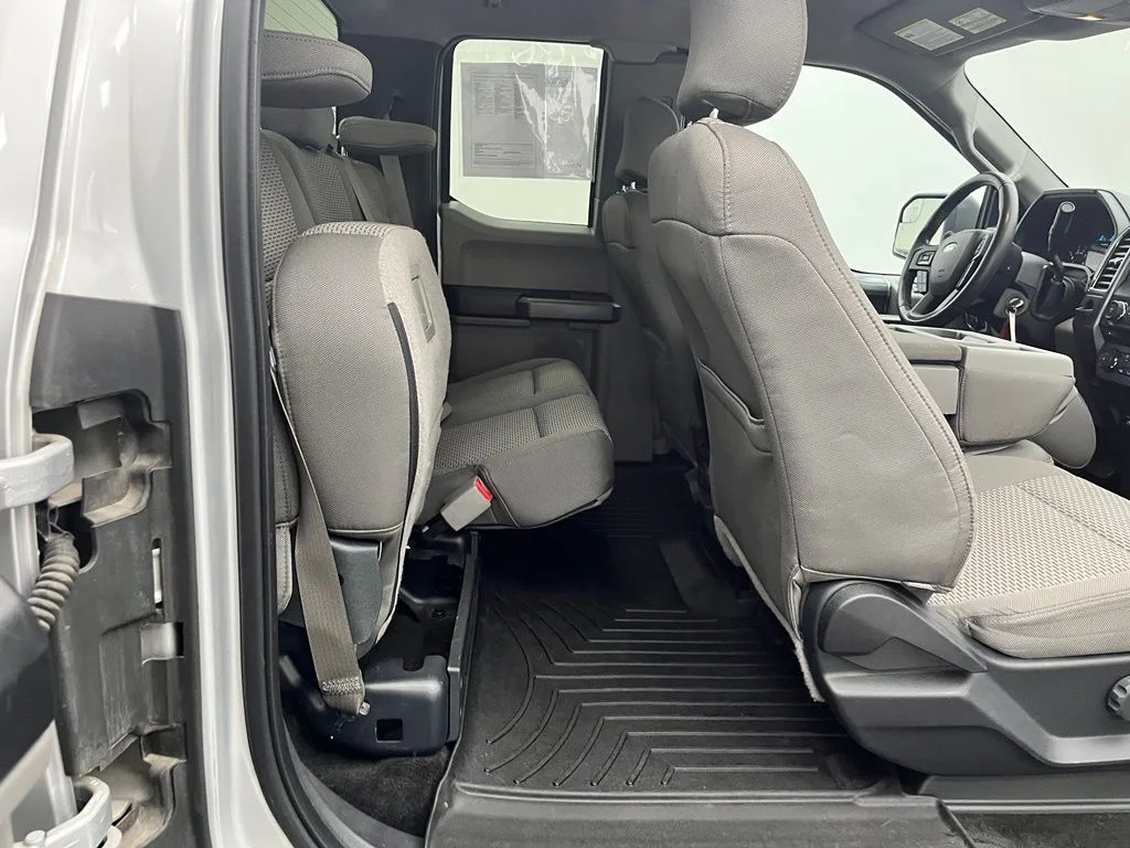 Used 2015  Ford XLT image 34