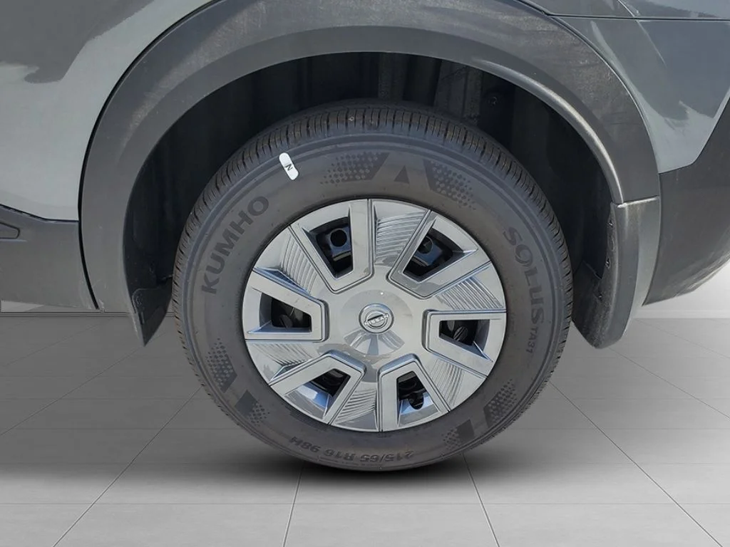 New 2026 Gray Nissan S image 8
