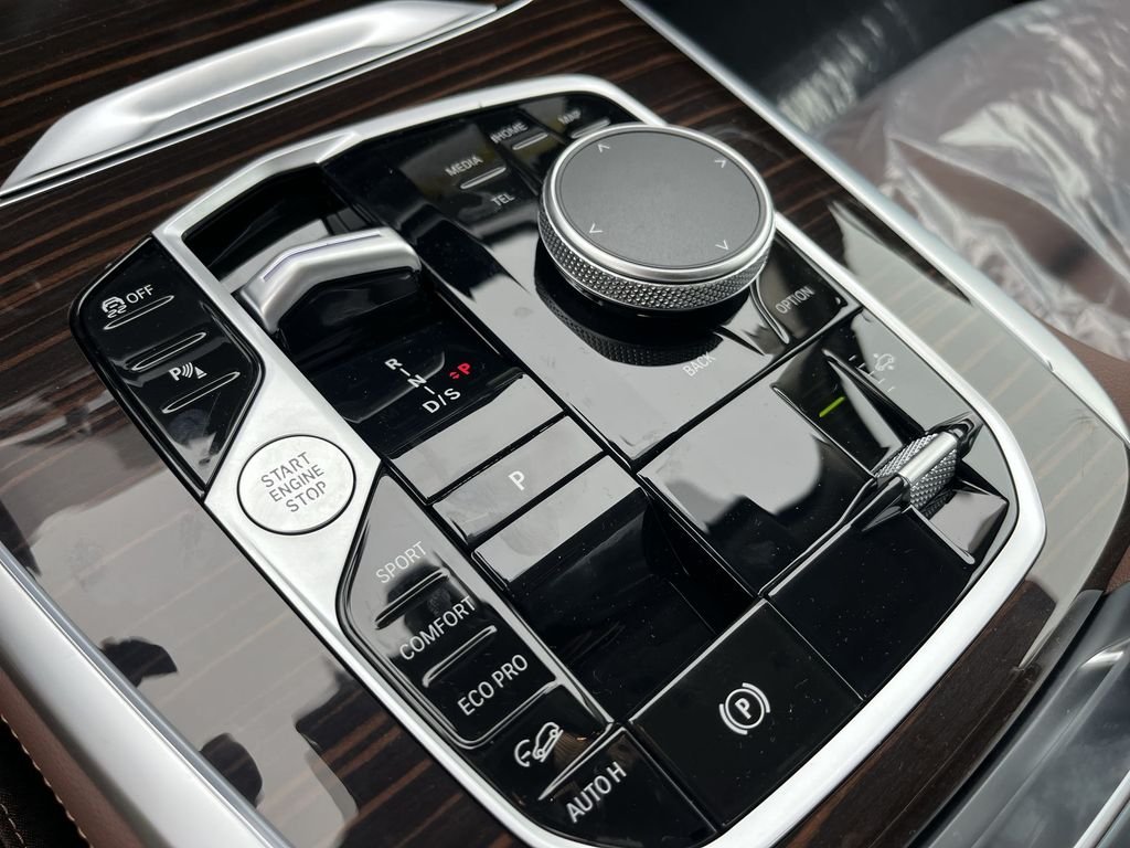 New 2027 Copper Metallic BMW xDrive40i image 16