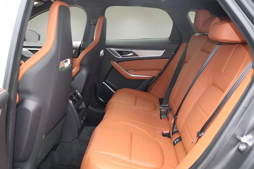 2026 Jaguar F-Pace R-Dynamic S - Photo 13