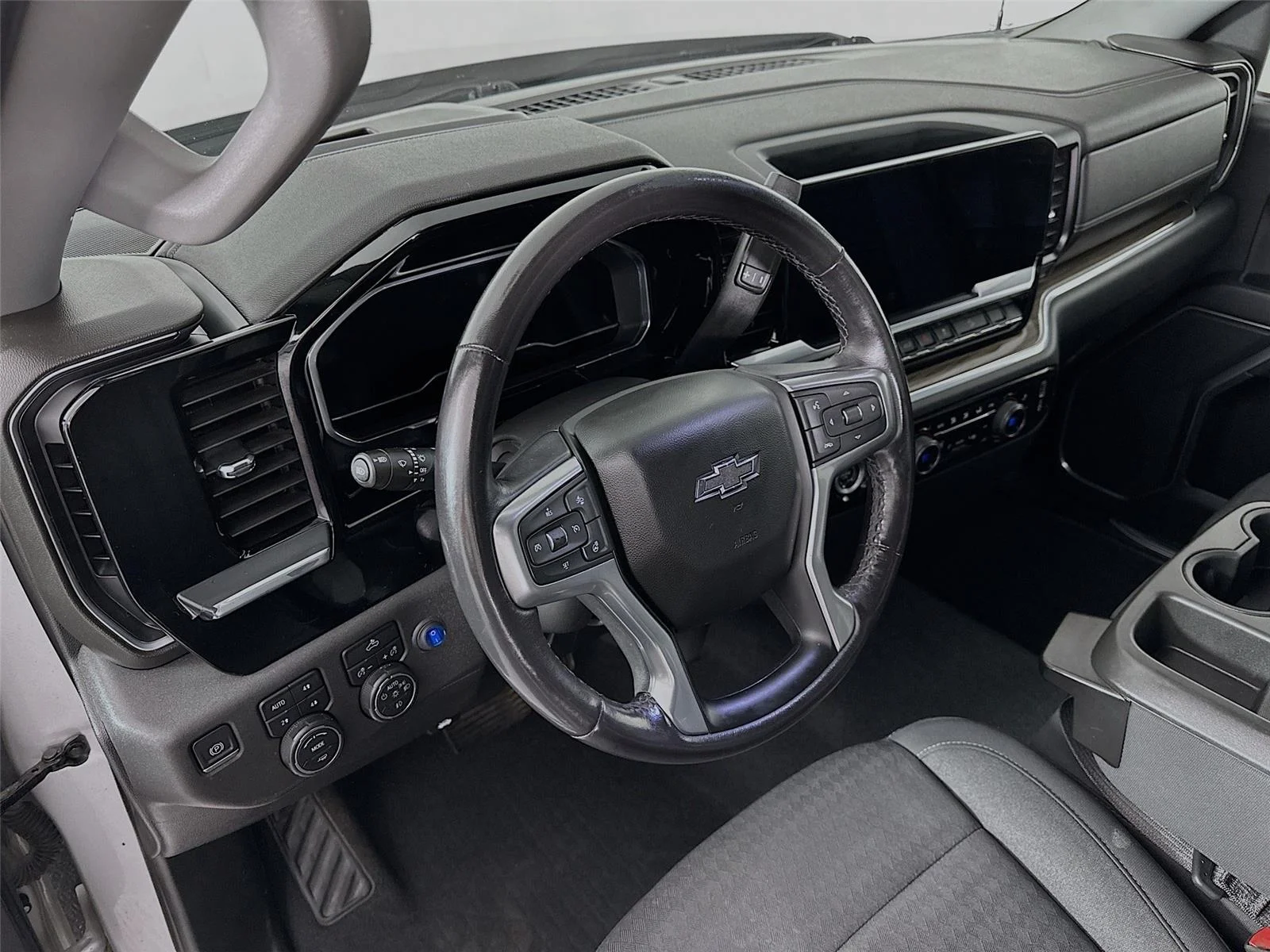 Used 2022 Silver Ice Metallic Chevrolet RST image 23
