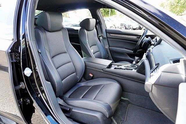 Used 2021  Honda Sport image 11