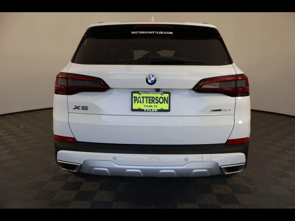 Used 2023 White BMW sDrive40i image 5