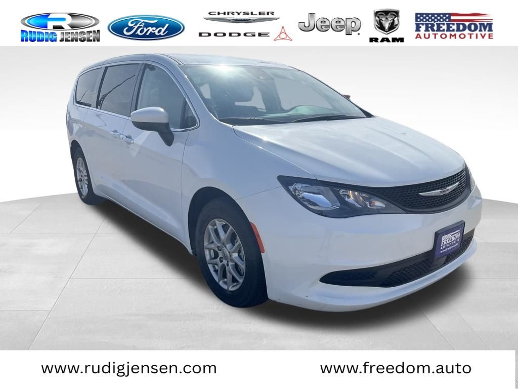 2023 Chrysler Voyager LX