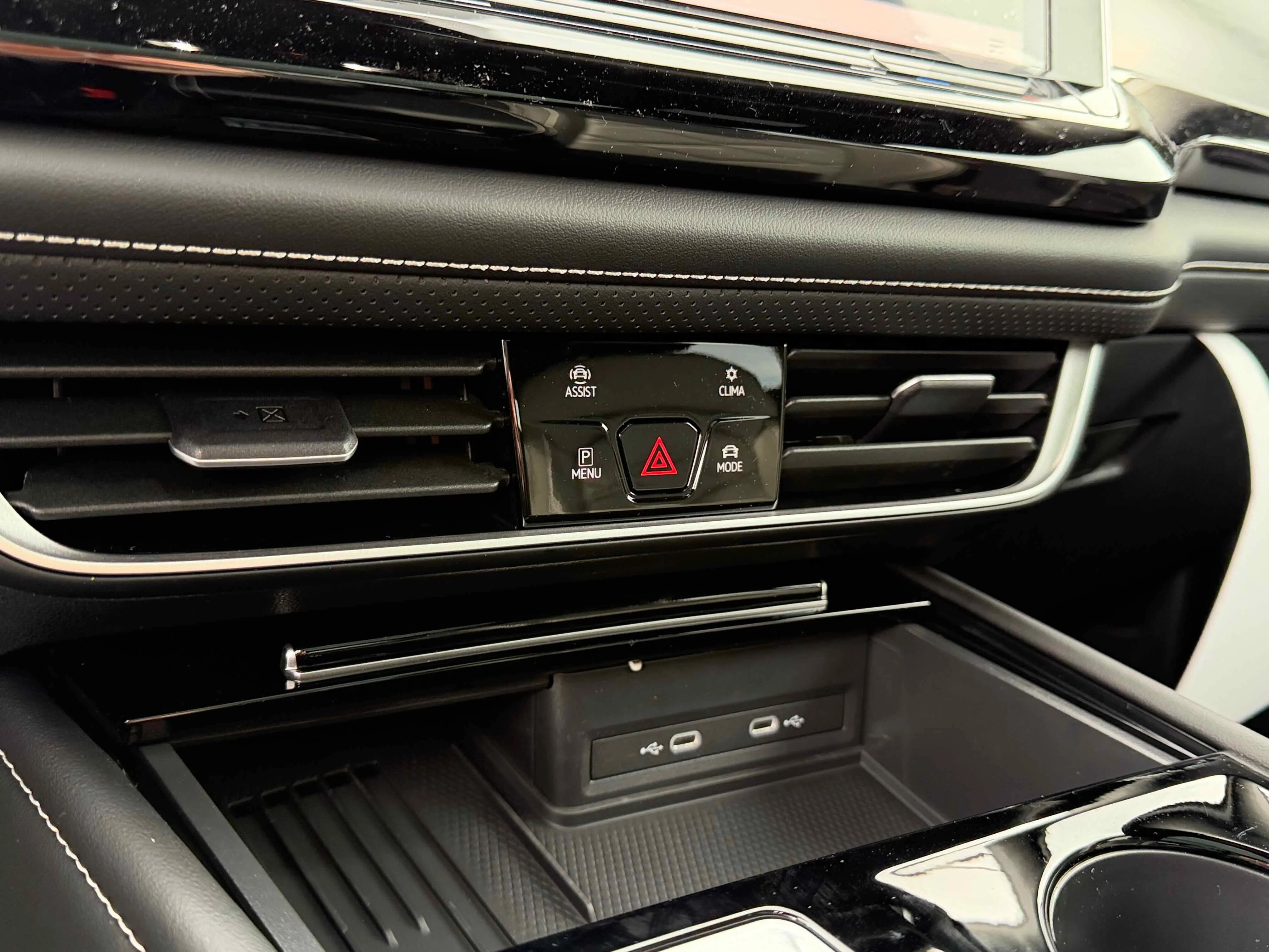 New 2026 Gray Volkswagen 2.0T SE w/Technology image 25