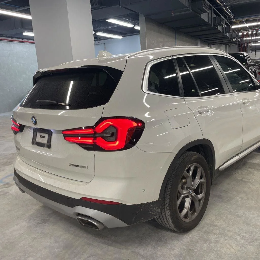 Used 2024 White BMW xDrive30i image 3