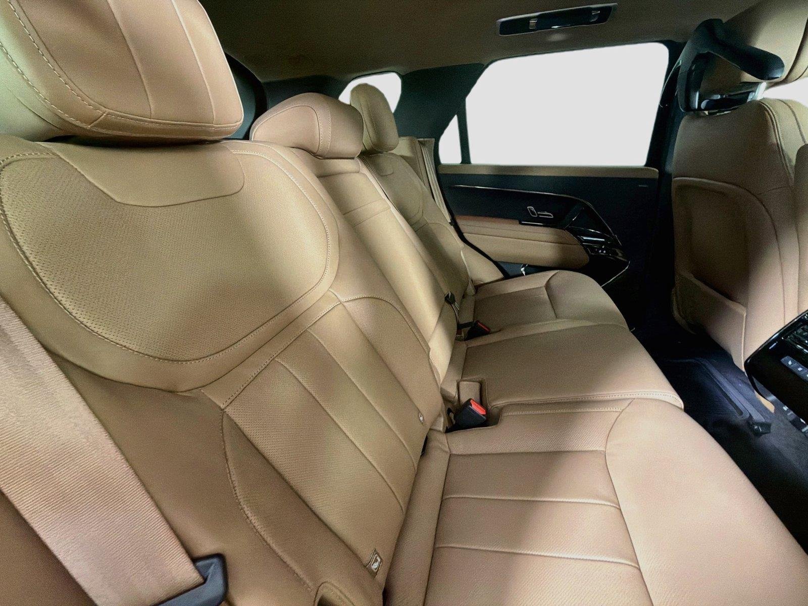 New 2026 Carpathian Grey Land Rover SE image 26