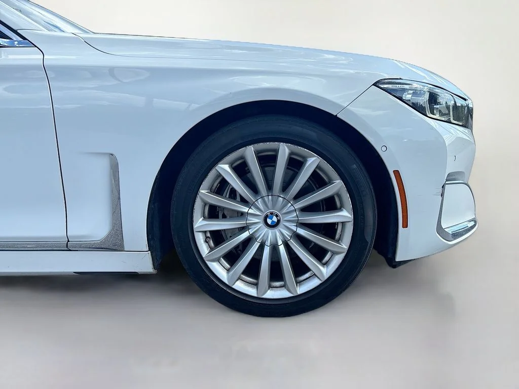 Used 2022 Alpine White BMW 740i image 11