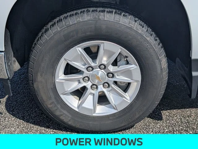 Used 2025 White Chevrolet LT image 11