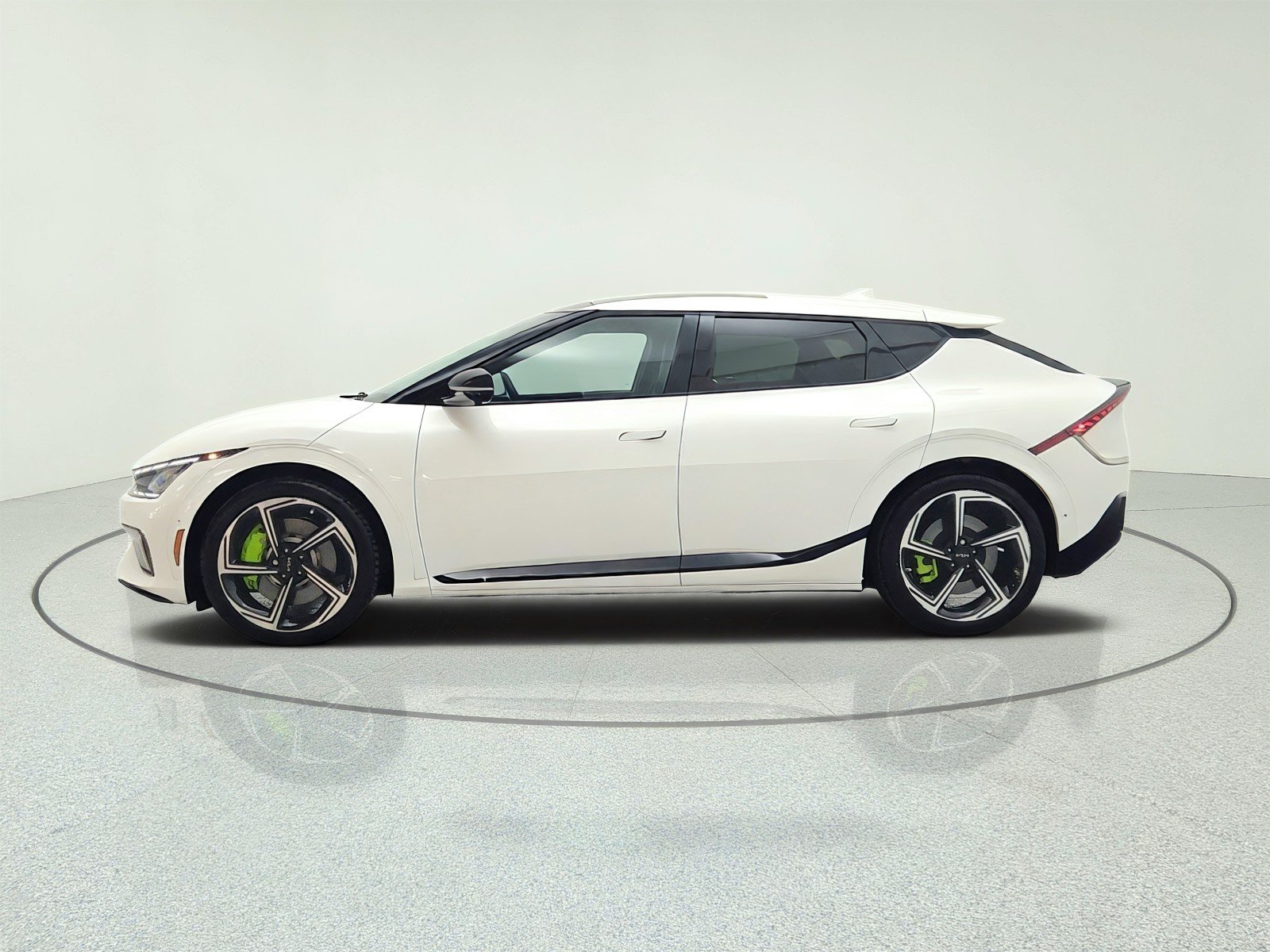 Used 2023 Snow White Pearl Kia GT image 8