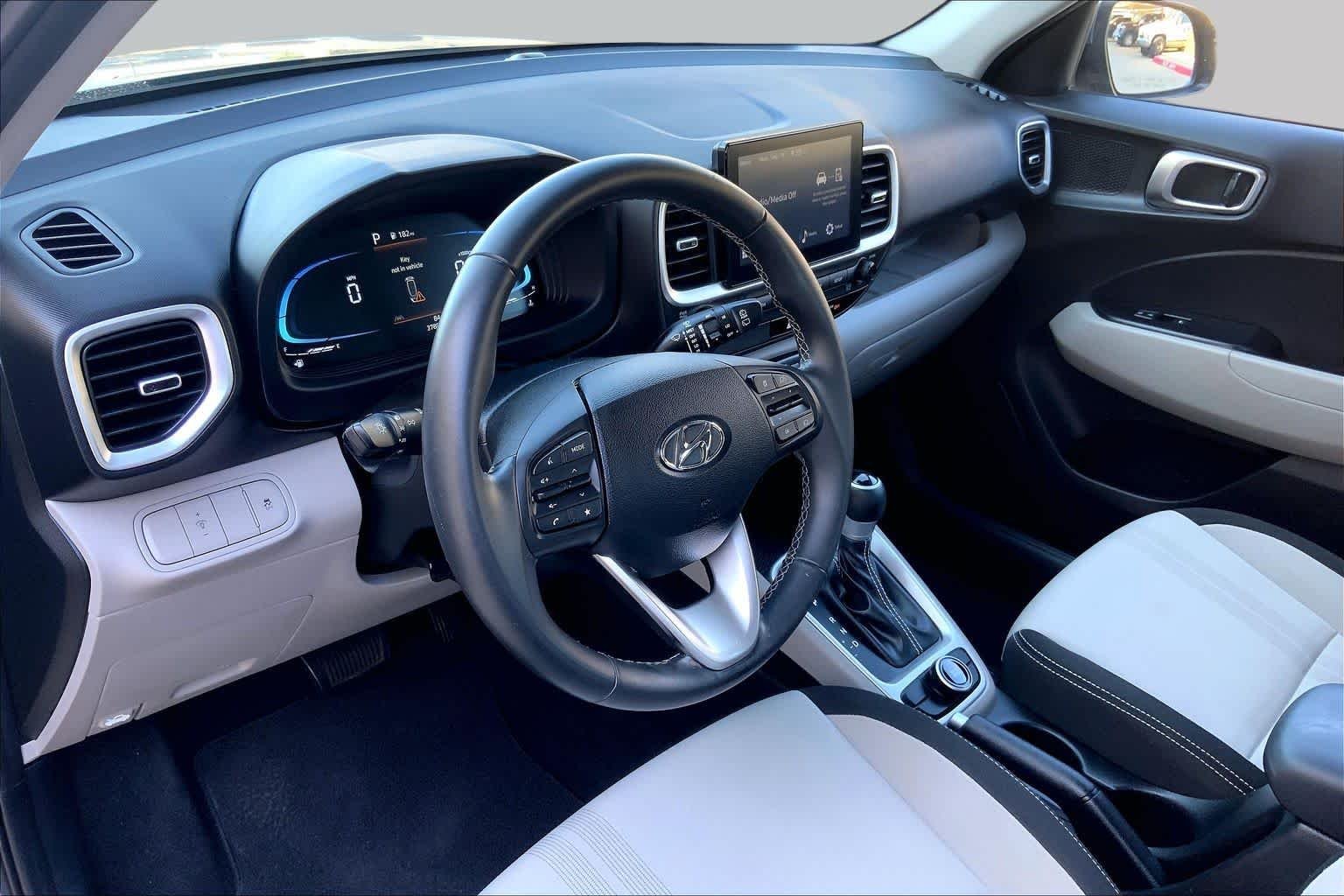 Certified Used 2025 Ecotronic Gray Hyundai SEL image 17