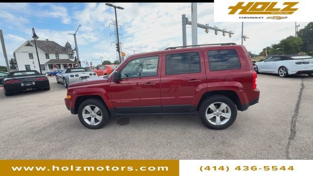 Used 2015 Red Jeep Sport image 6