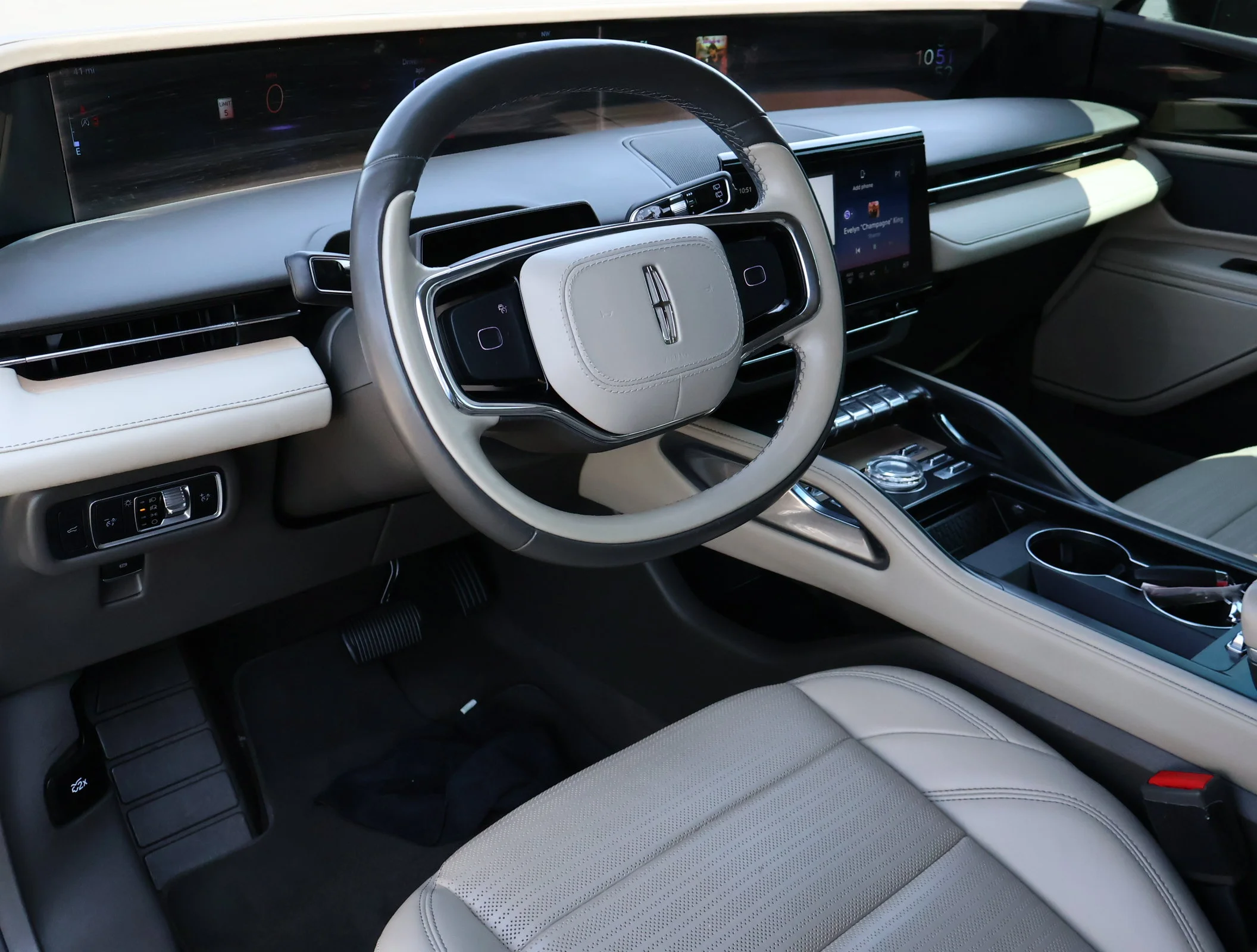 Used 2024 Blue Panther Me Lincoln Reserve image 3