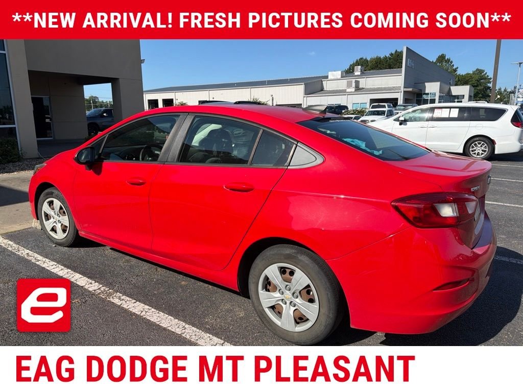 Used 2018 Red Chevrolet LS image 3