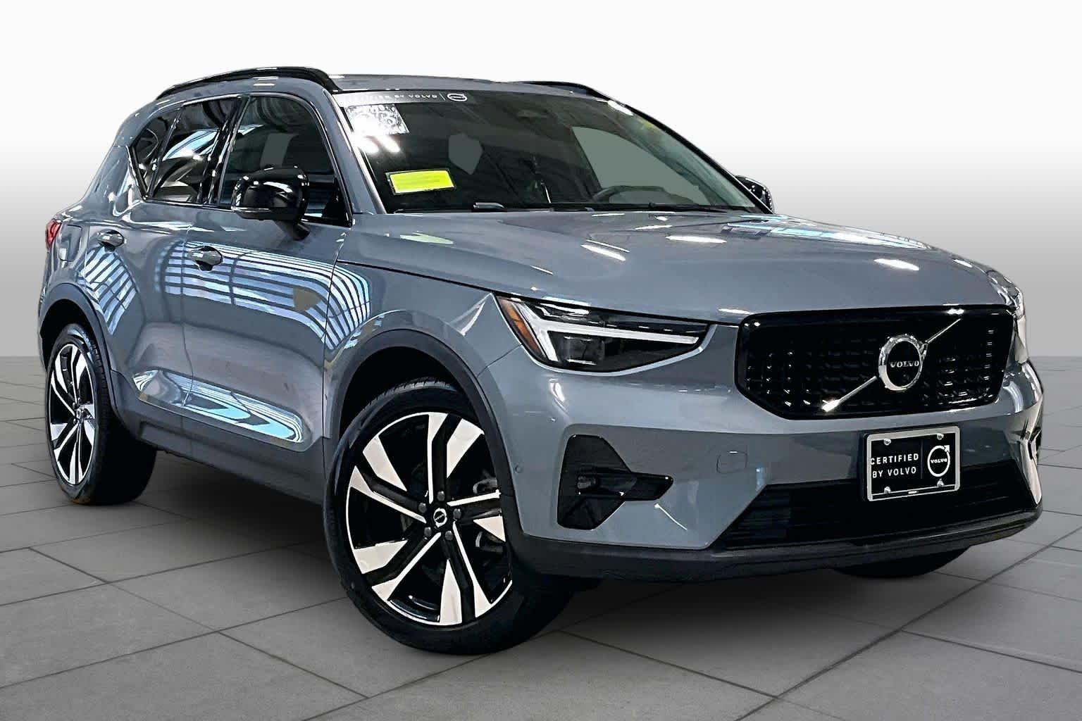Used 2023 Thunder Grey Metallic Volvo Ultimate Dark Theme image 3