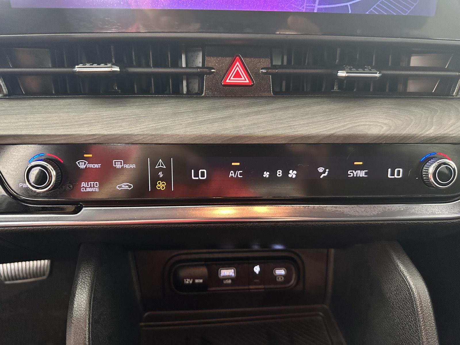 Used 2025 Wolf Gray Kia X-Line image 20