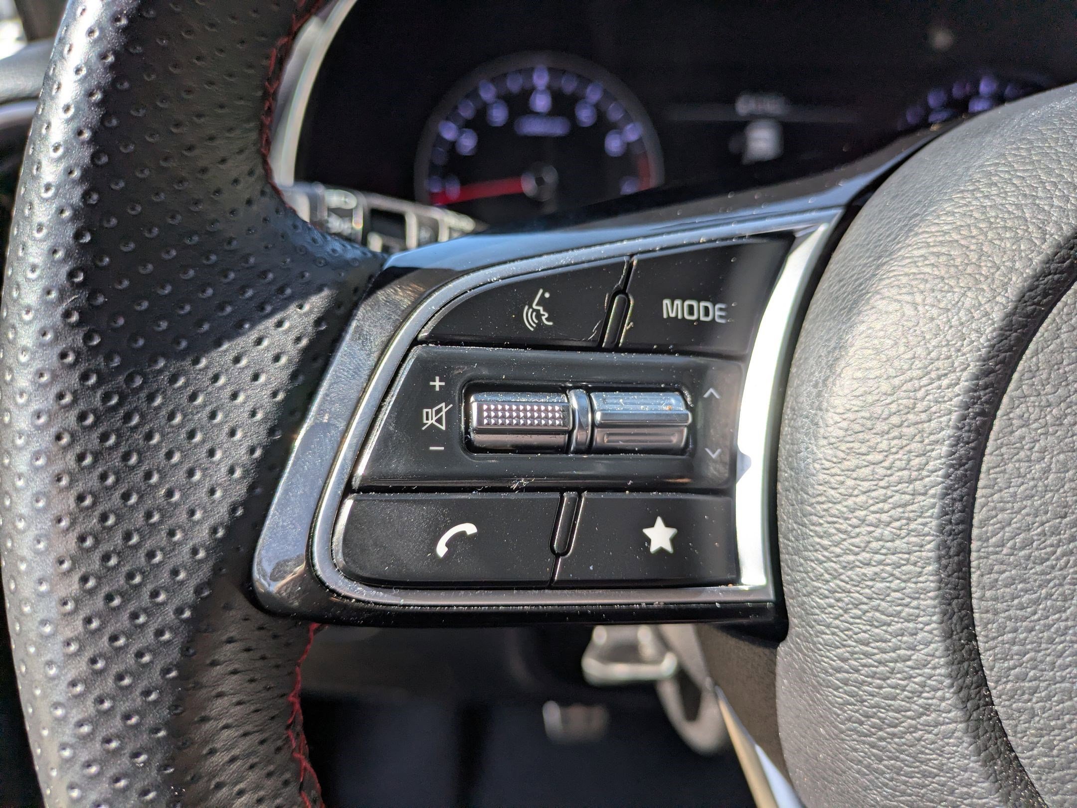 Used 2023 Black Kia GT Manual image 17