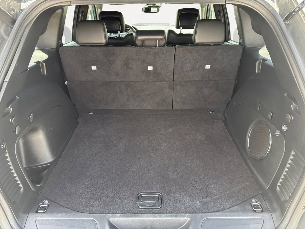 Used 2022 Sting-Gray Clearcoat Jeep Laredo X image 13