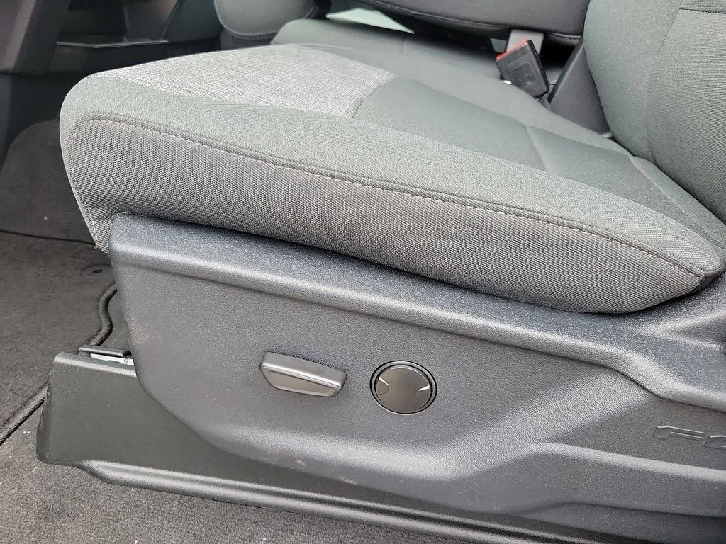 New 2026 Carbonized Gray Metallic Ford F-250® XLT image 12