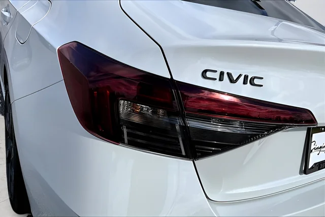New 2026 Platinum White Pearl Honda 2WD Sport Touring Hybrid image 24