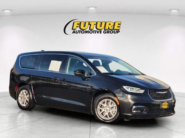 Used 2023 Black Chrysler Touring L image 1