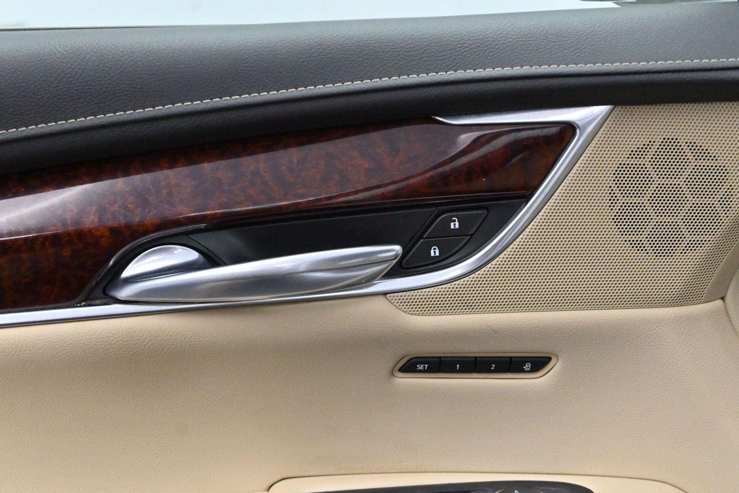Used 2019 RADIANT SILVER METALLIC Cadillac Luxury FWD image 12