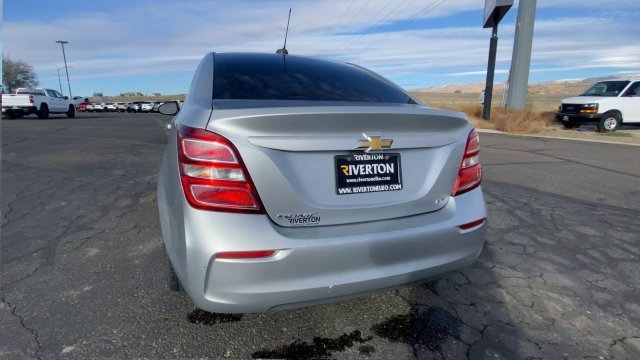 Used 2020 SILVER ICE METALLIC Chevrolet LT image 7