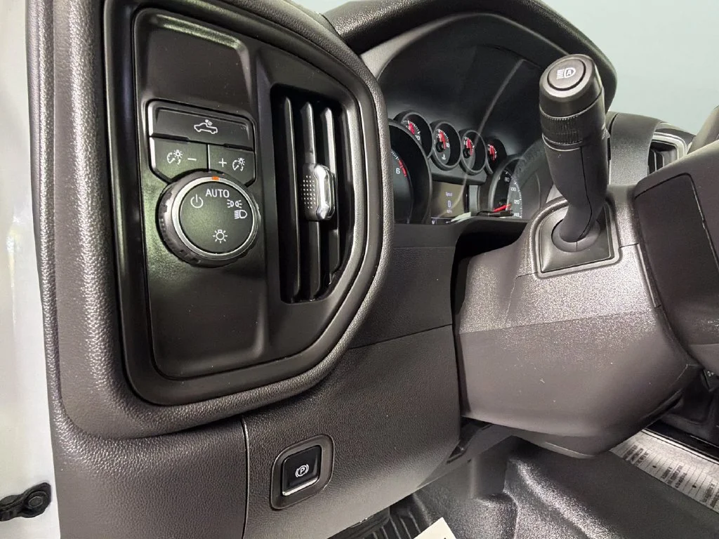 Used 2025 Summit White Chevrolet WT image 21