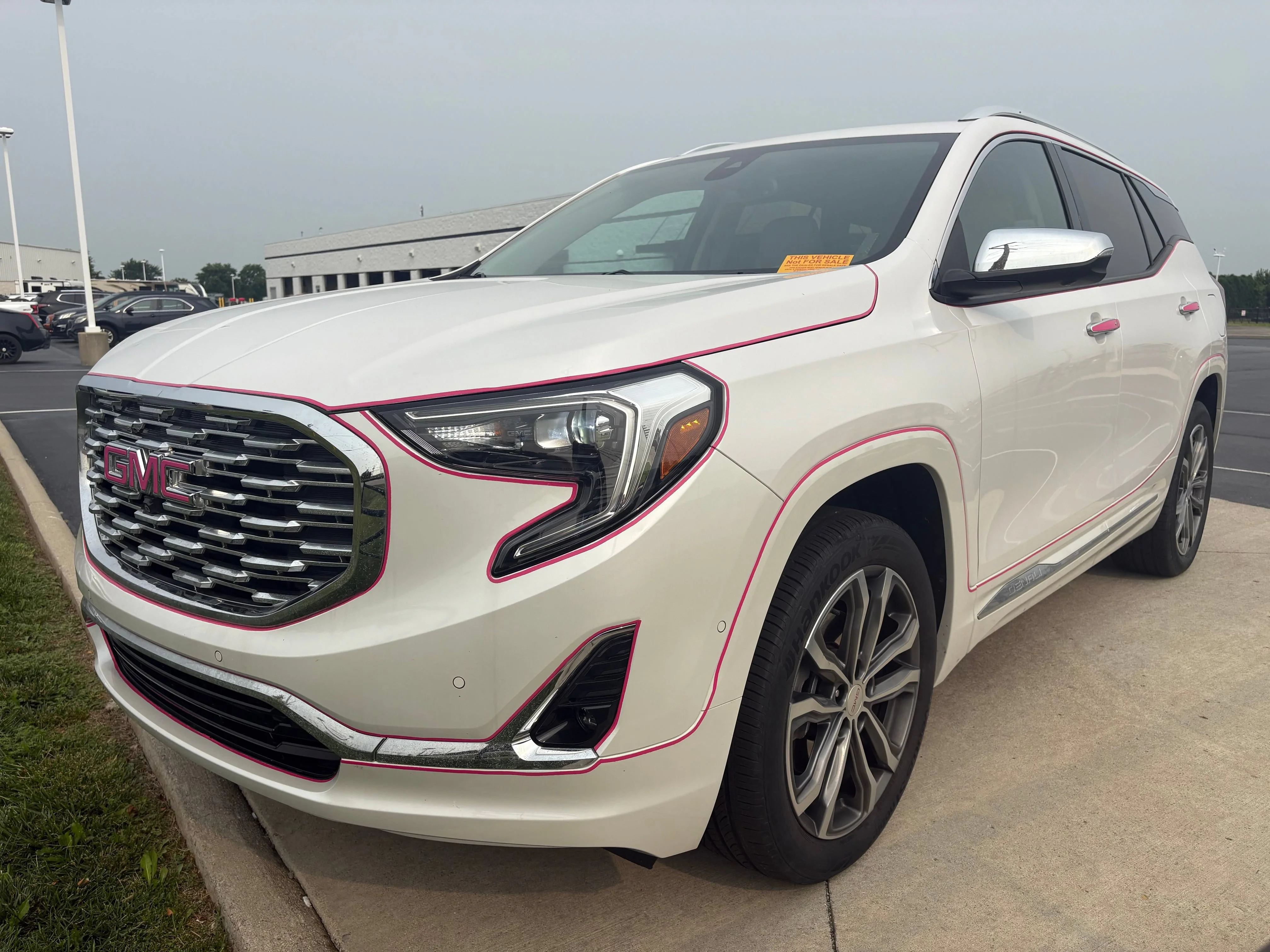 Used 2020 WHITE FROST TRICOAT GMC Denali image 3