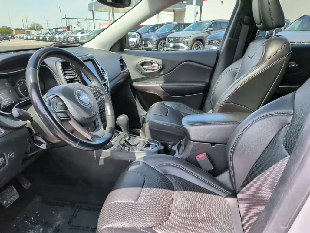 Used 2020 Gray Jeep Limited image 17