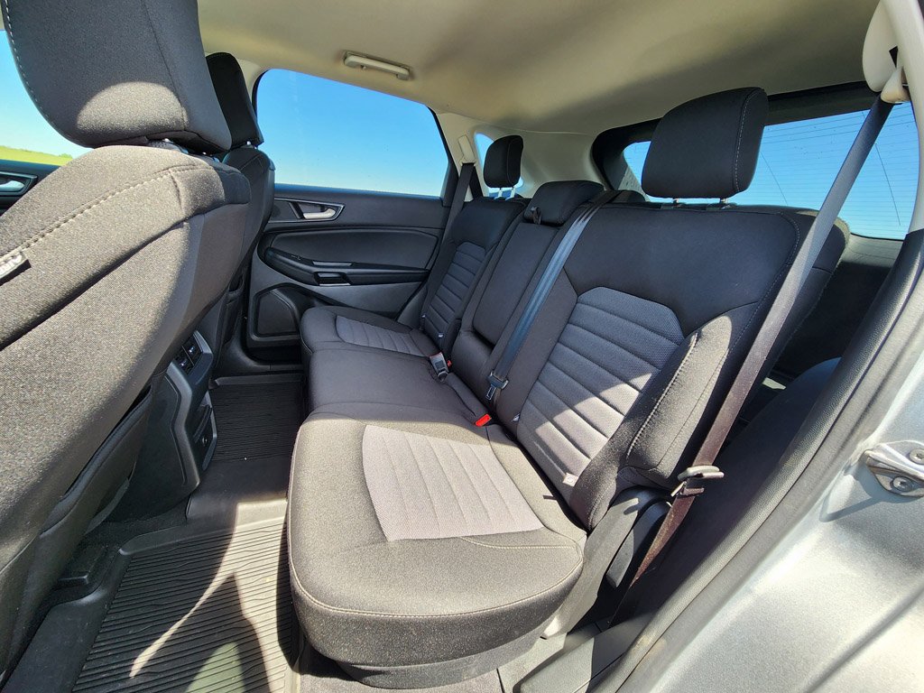 Used 2024 Iconic Silver Metallic Ford SE image 15
