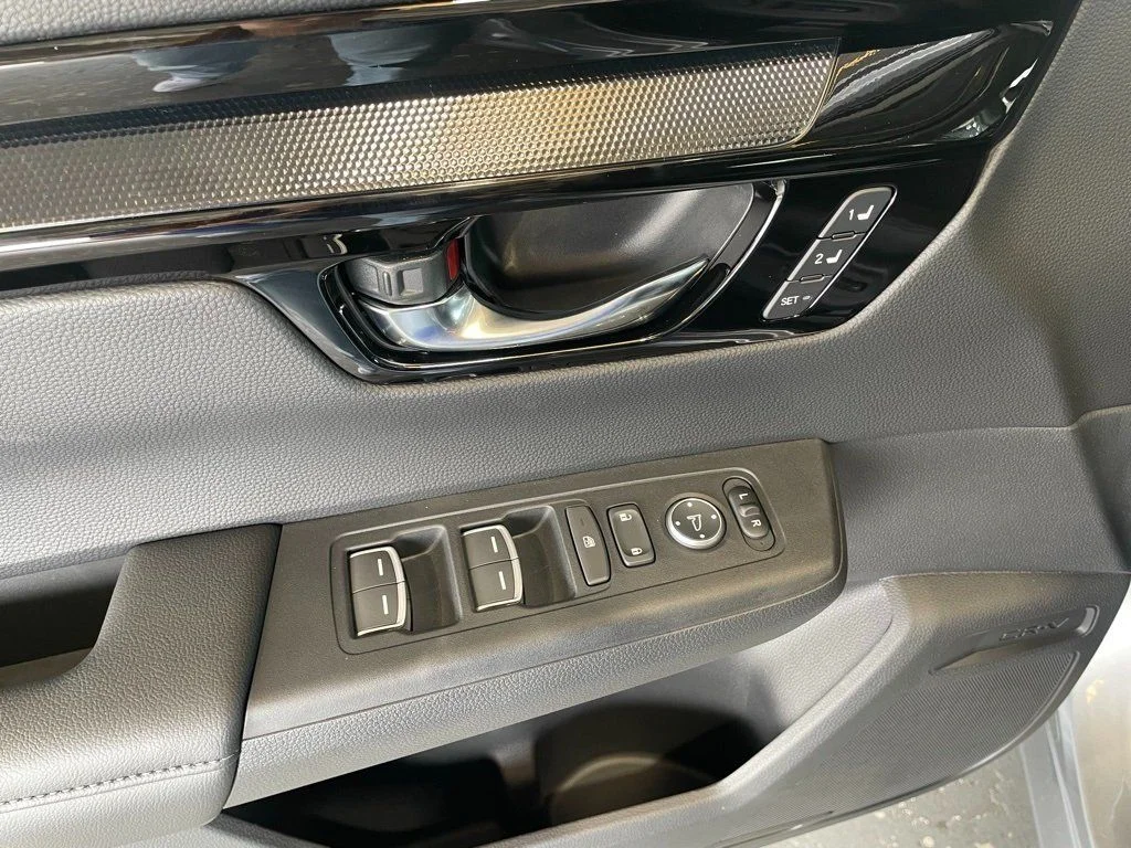 New 2026 Silver Honda EX-L image 25