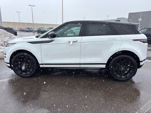 New 2026 Fuji White LAND ROVER Dynamic SE image 8