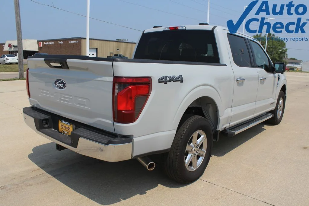 Used 2024 Oxford White Ford XLT image 3