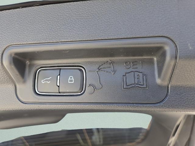 Used 2025 Black Metallic Ford  image 27