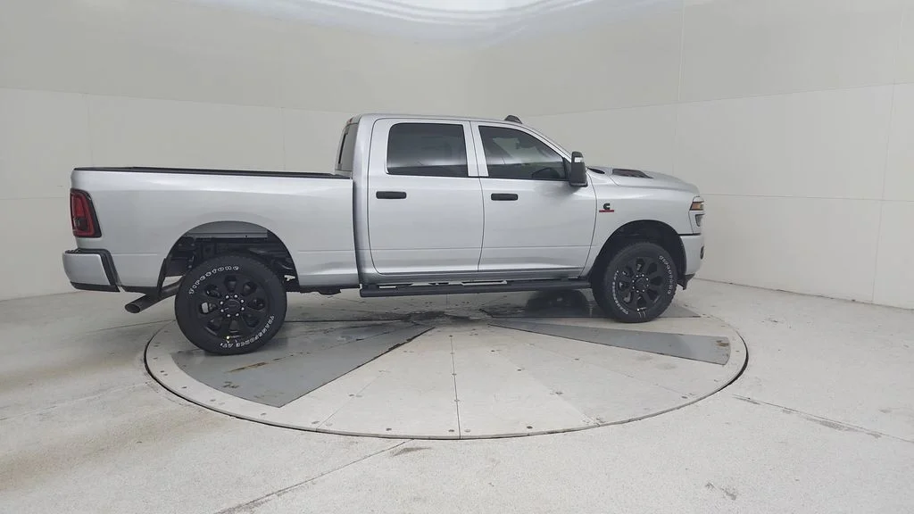 2026 RAM 2500 Tradesman/Black Express - Photo 16