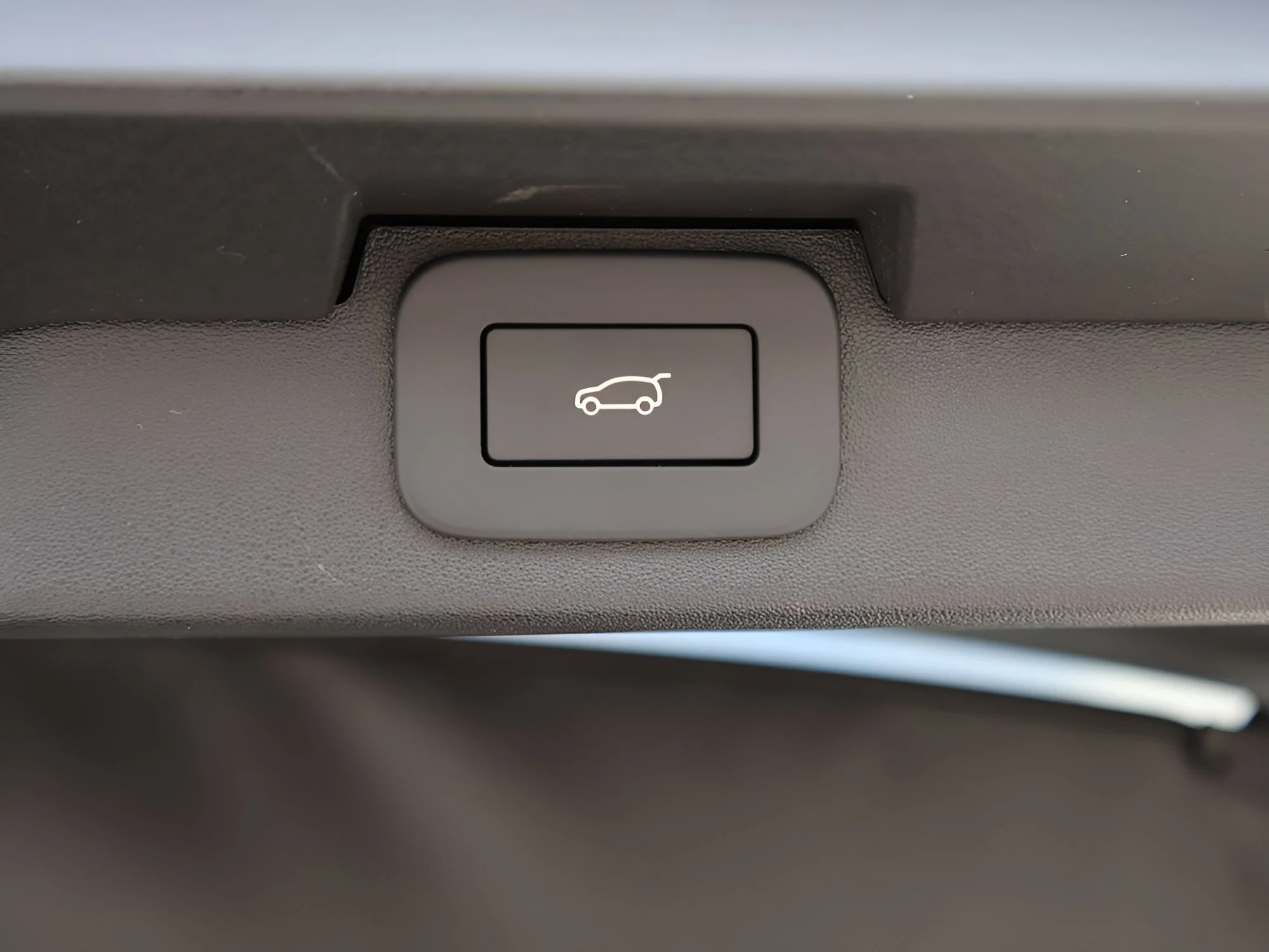 New 2026 Fuji White Land Rover Dynamic SE image 17