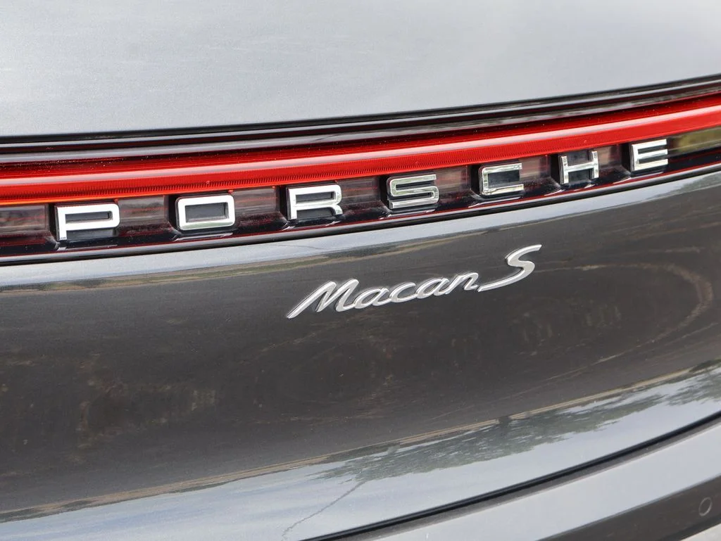 Used 2023  Porsche S image 6