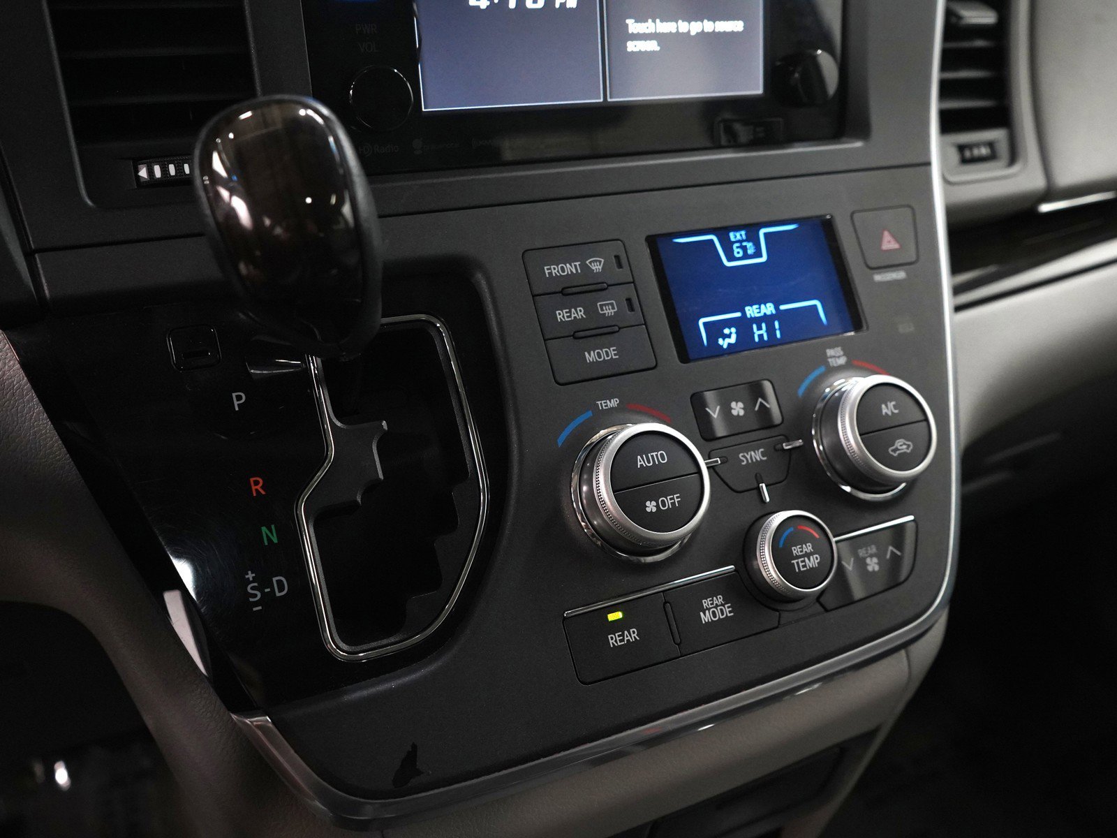 2017 Toyota Sienna XLE Premium - Photo 22