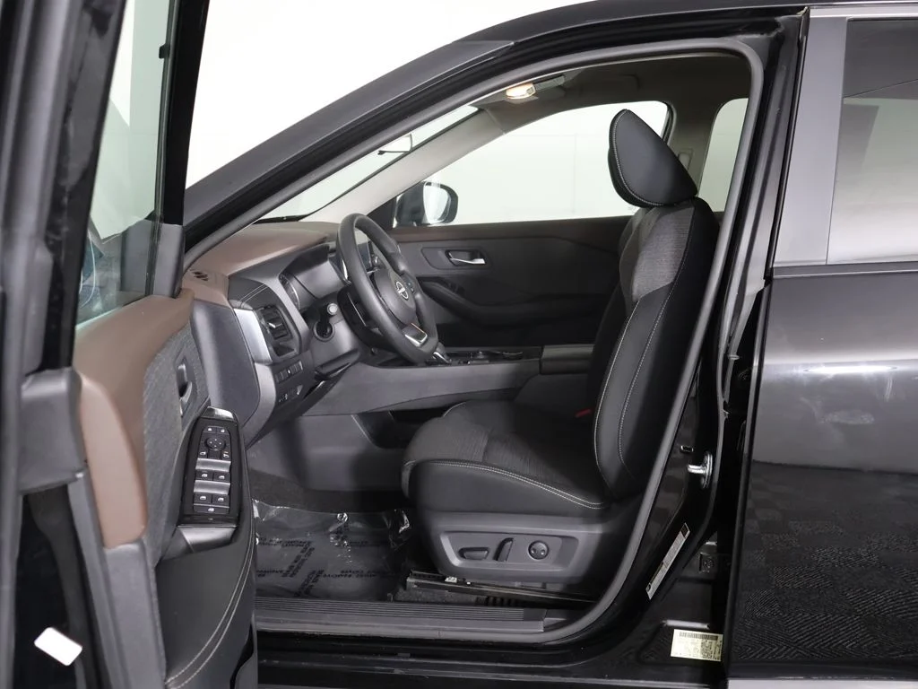 Used 2023 Black Nissan SV image 26
