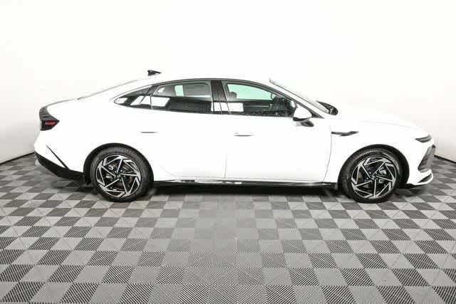 New 2026 Serenity White Hyundai SEL Sport image 2